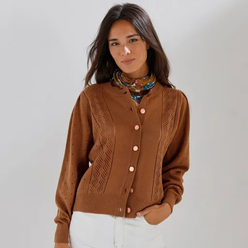 Pulover cu nasturi și workpiece ajurat