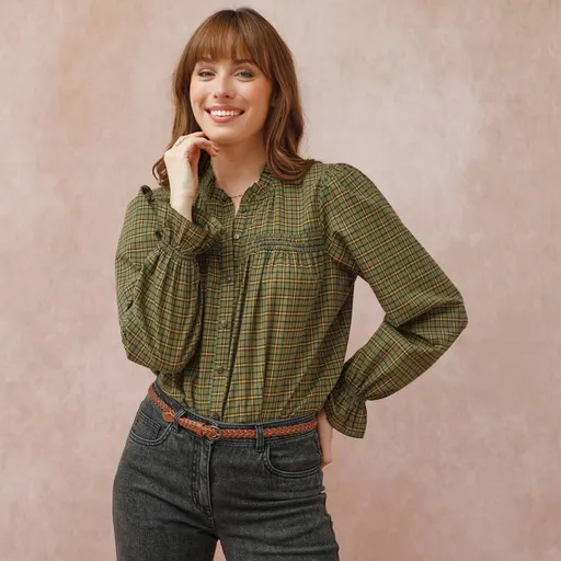 Bluză în carouri cu volane și broderie