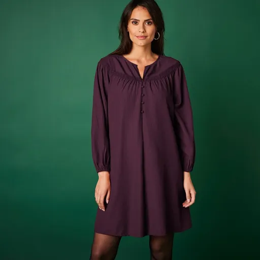 Rochie scurtă stretch cu efect de crep