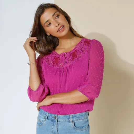 Bluză unicoloră din voal brodat cu macramé