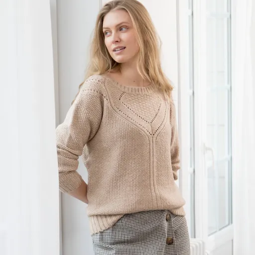 Pulover cu guler rotund și model perlat