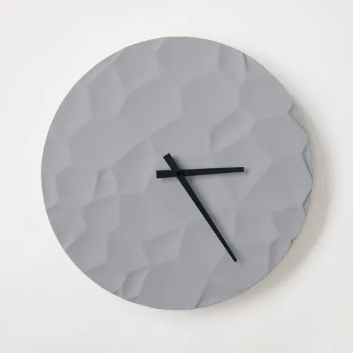 Ceas de perete din beton ODLITO Moon Crater – gri – 50 cm – ace negre