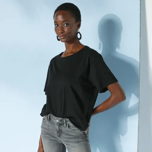 Cămașă dreaptă cu mâneci scurte și decolteu rotund