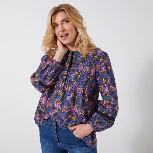 Bluză cu macrameu și imprimeu floral