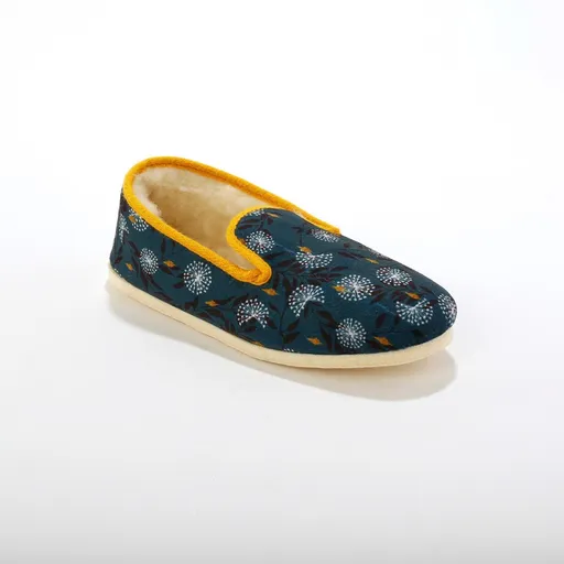 Papuci cu căptușeală din lână și imprimeu cu plante