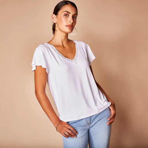 Tricou cu decolteu în V, cu ornament macramé