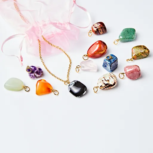 Pandantiv cu pietre prețioase