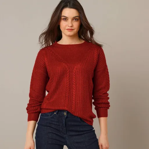 Pulover tricotat cu împletitură