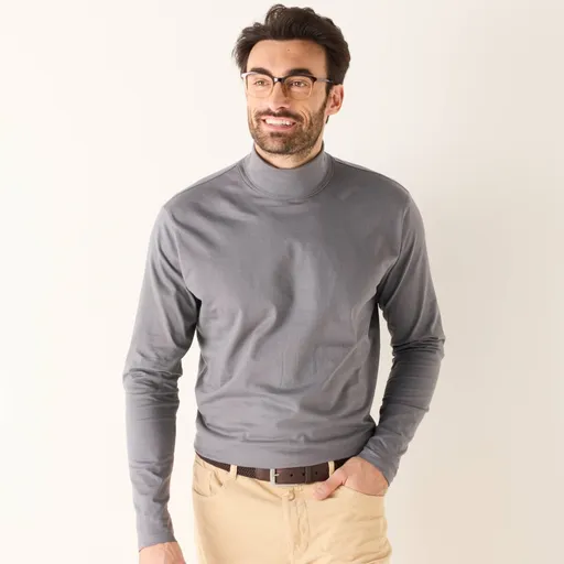 Tricou cu guler înalt și mâneci lungi