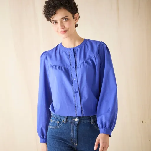 Bluză cu mânecă lungă, culoare uni și detalii croșetate