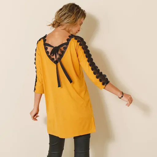 Tunică cu dantelă și decolteu în V la spate