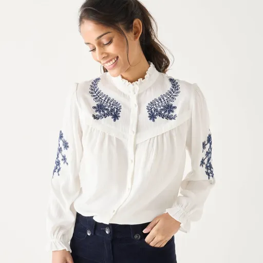 Bluză cu volane și broderie
