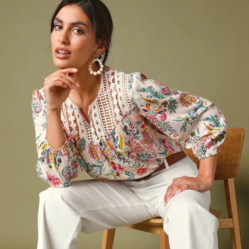 Bluză cu cămașă cu macrameu și imprimeu