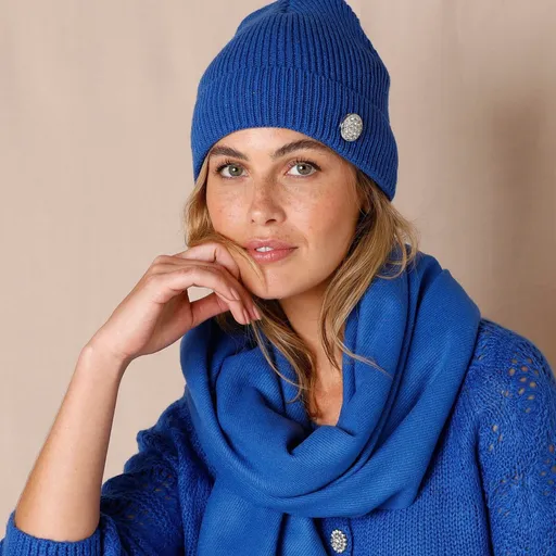 Șapcă cu buton decorativ