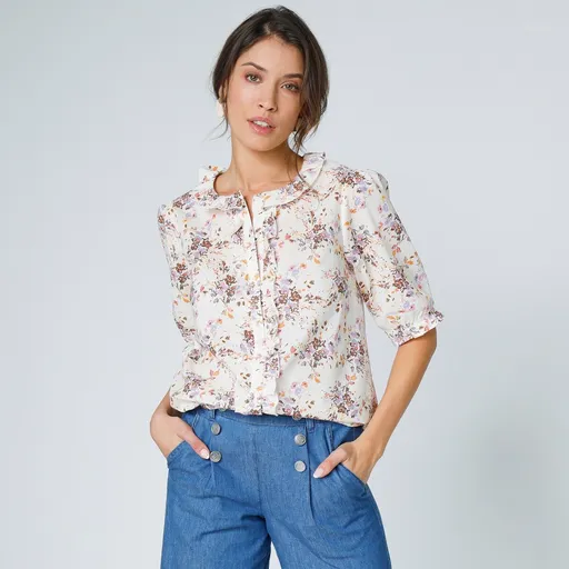 Bluză florală cu volane și mâneci lungi până la cot