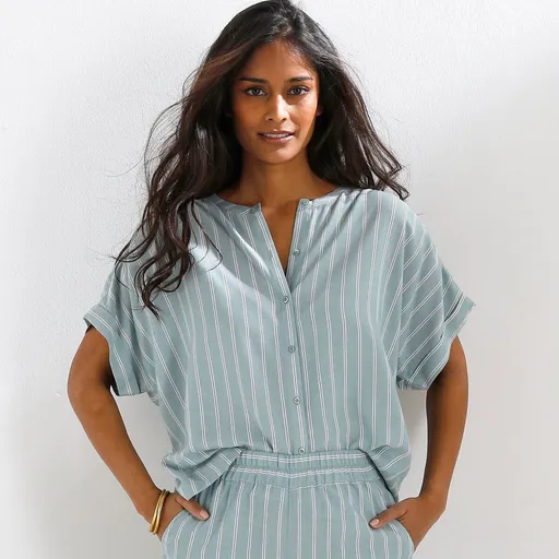 Bluză cu dungi și mâneci scurte, cu nasturi