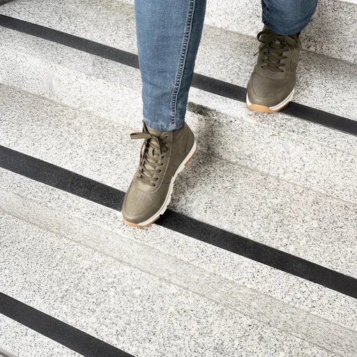 Bandă adezivă antiderapantă