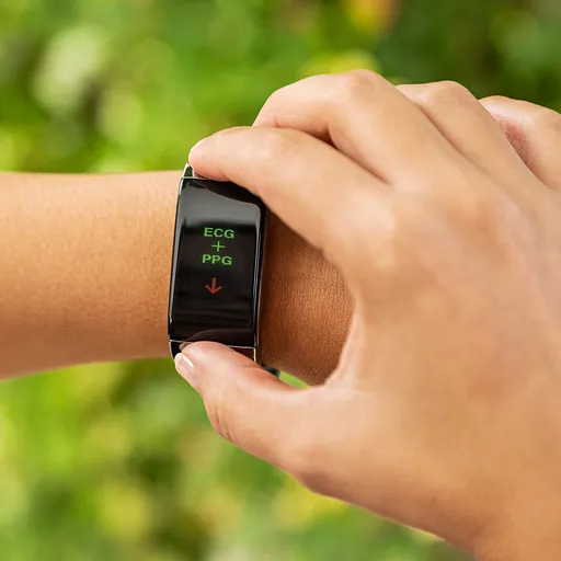 Brățară de fitness cu măsurare ECG