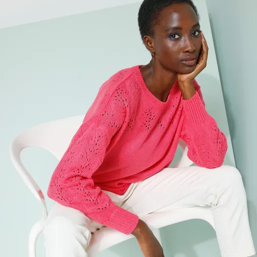 Pulover cu gât rotund și deschizătură