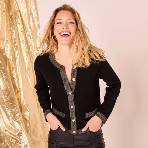 Pulover elastic cu ornamente strălucitoare