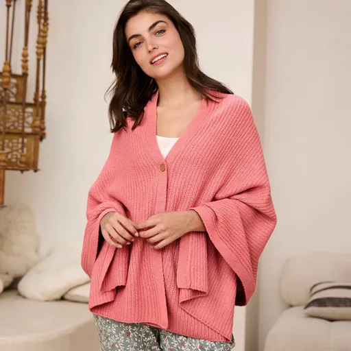 Poncho tricotat cu model simplu