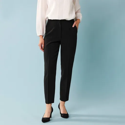 Pantaloni țigară, pentru o siluetă mai mică