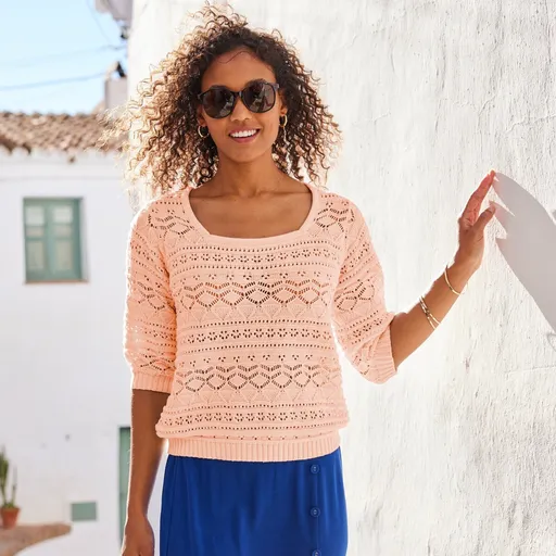 Pulover cu model dantelă și mâneci până la cot