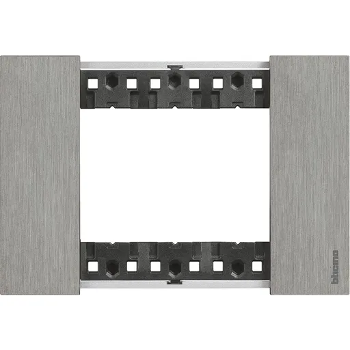 Rama ornament 3 module Bticino Living Now KA4803ZG, otel