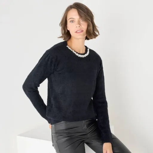 Pulover cu guler rotund decorat cu strasuri