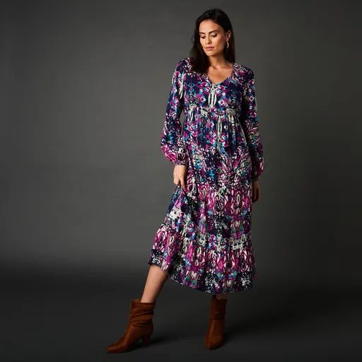 Rochie lungă cu model grafic și decolteu în V