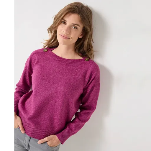 Pulover monocromatic cu decolteu în formă de barcă și nasturi pe umeri