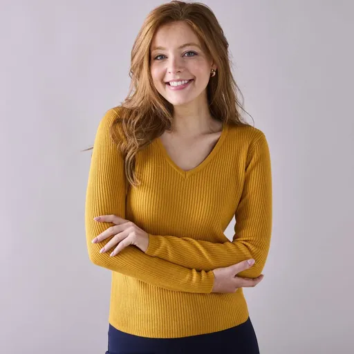 Pulover cu decolteu în V și nervuri