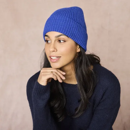 Căciulă tricotată călduroasă