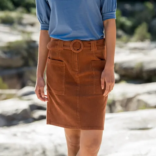 Fustă evazată din catifea cu curea