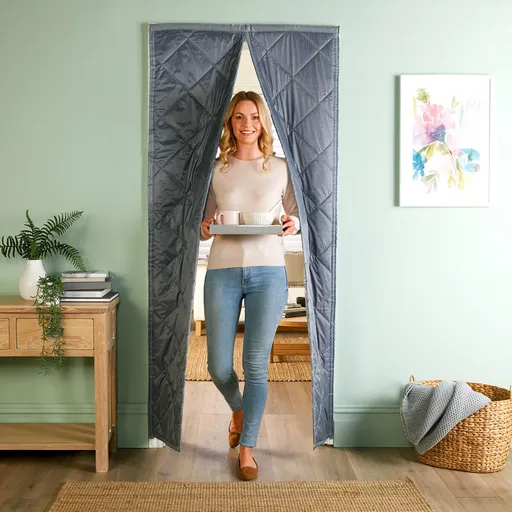 Perdea termică pentru ușă cu magnet