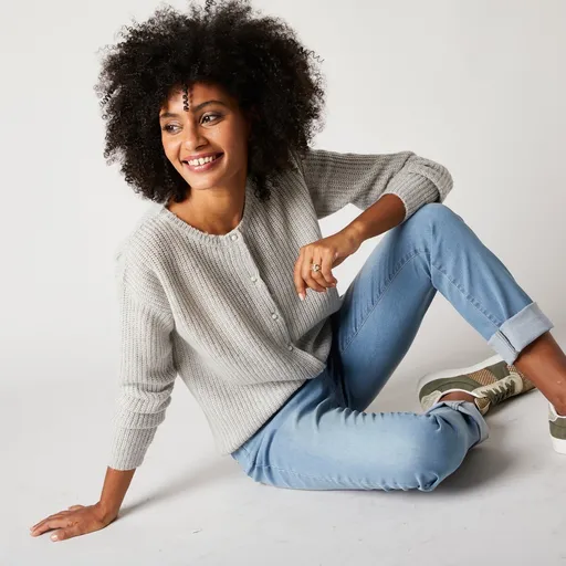 Pulover cu nasturi de perle