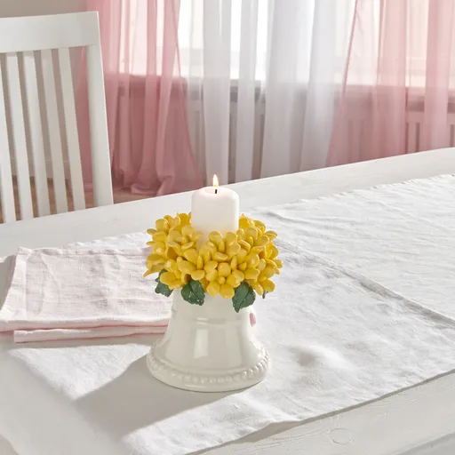 Sfeșnic cu ghirlandă de flori