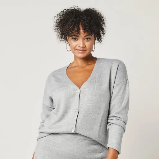 Pulover lejer cu nasturi