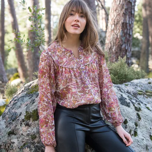 Bluză cu nasturi și imprimeu