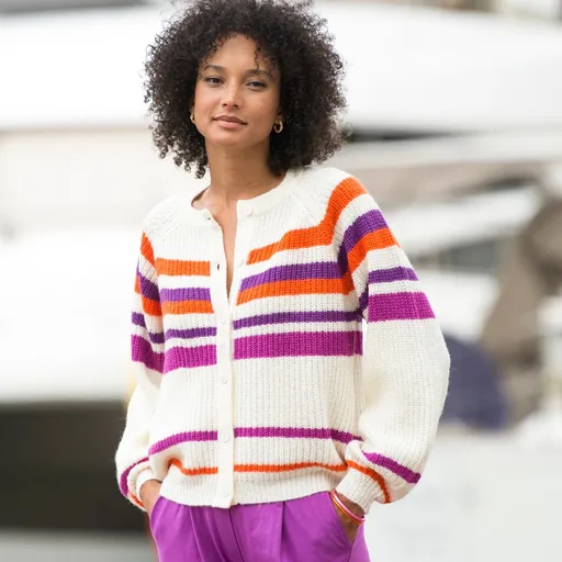 Pulover în dungi cu nasturi