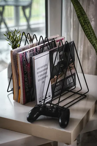 Suport reviste, Hanah Home, Alvin, 28x21x23 cm, Negru