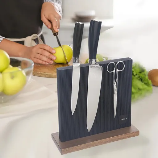 Suport magnetic pentru cuțite