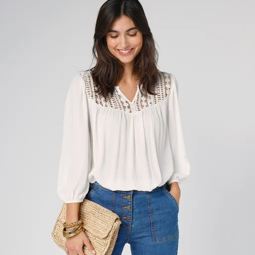 Bluză din crep de culoare solidă cu macramé și mâneci 3/4