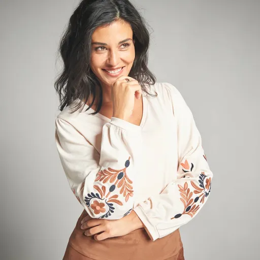 Tricou cu mânecă lungă brodat