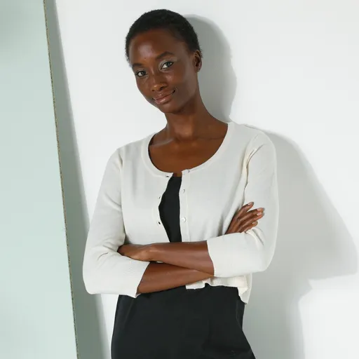 Bolero tricotat cu nasturi, cu mâneci 3/4