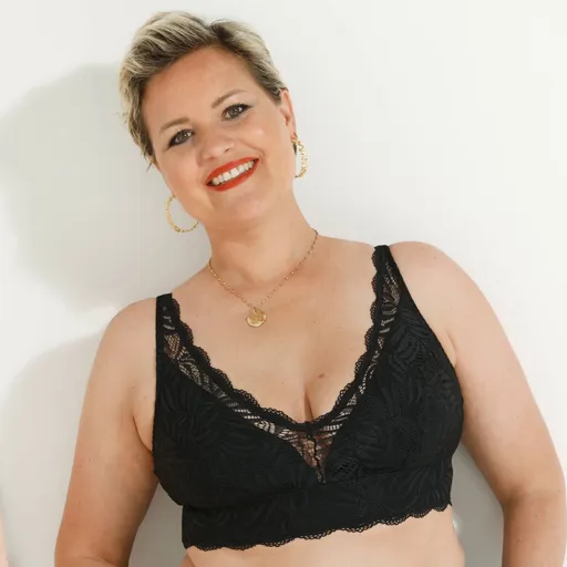 Sutien triunghiular protetic din dantelă elastică, fără armătură