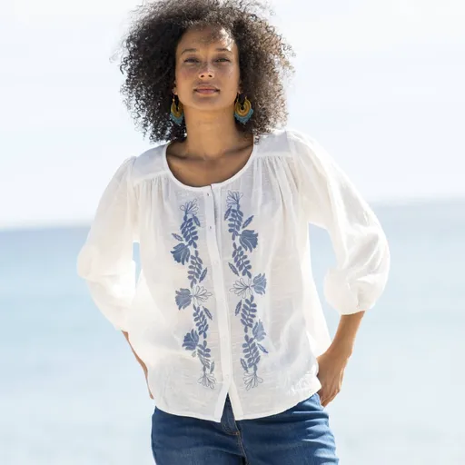 Bluză cu broderie și mâneci 3/4