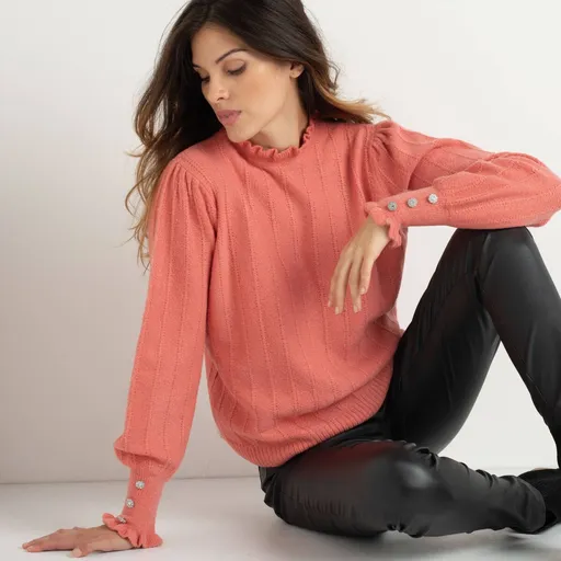 Pulover cu guler ridicat și volane