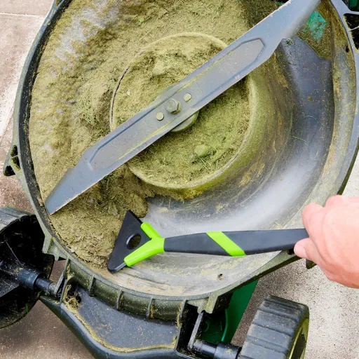 Perie cu racletă pentru masini de tuns