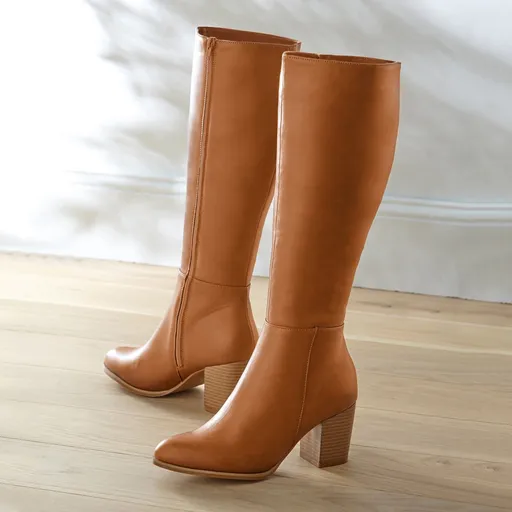Cizme cu toc înalt